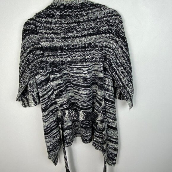 Nwt BlankNYC Sweater Vest Flying Monkey Cowl Neck Knit Size Medium Grey Shawl - Picture 8 of 12